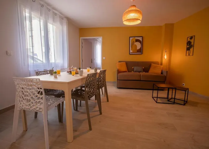 Loc Trotteur Le Safran F2 Grand Confort, Gare Sncf De Λούρδη