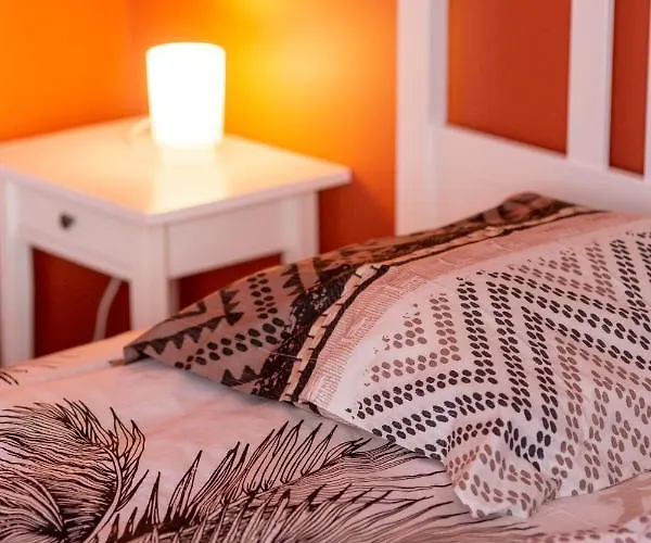 Loc Trotteur Le Safran F2 Grand Confort, Gare Sncf De *