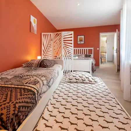 Loc Trotteur Le Safran F2 Grand Confort, Gare Sncf De