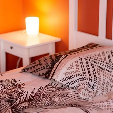 Loc Trotteur Le Safran F2 Grand Confort, Gare Sncf De *