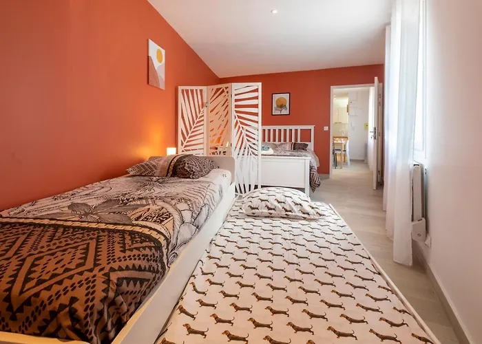 Loc Trotteur Le Safran F2 Grand Confort, Gare Sncf De